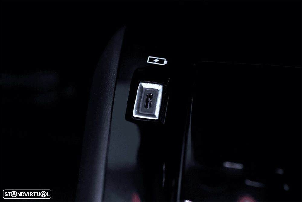 Peugeot 2008 1.2 PureTech Allure EAT8 - 41