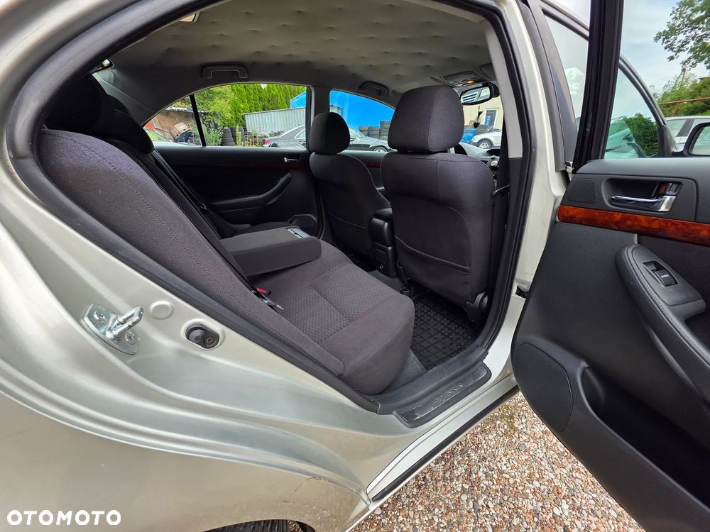 Toyota Avensis 2.0 VVT-i Automatik Sol - 6