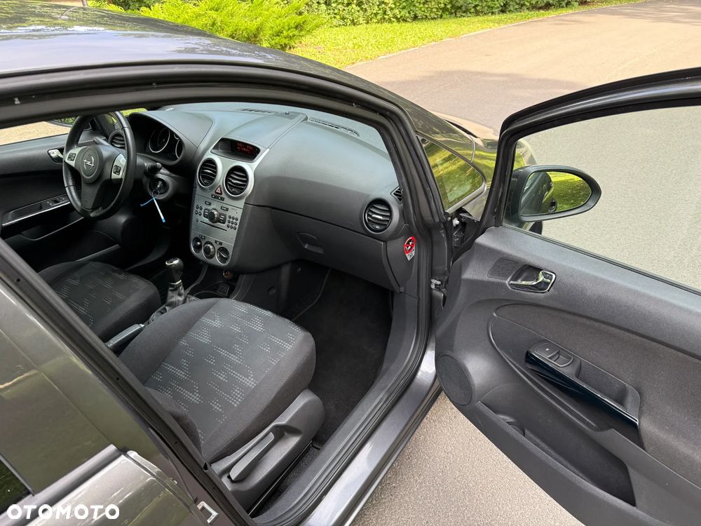Opel Corsa 1.2 16V Graphite - 12