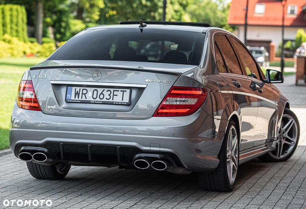 Mercedes-Benz Klasa C 63 AMG - 3