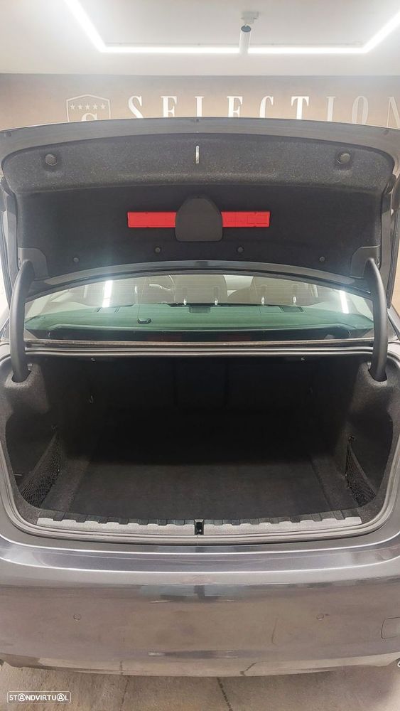 BMW 318 d Line Sport - 20