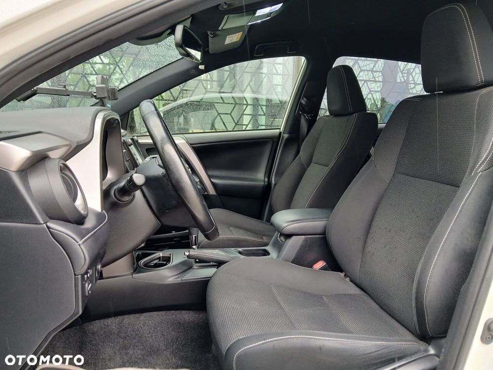 Toyota RAV4 Hybrid Premium 4x2 - 6