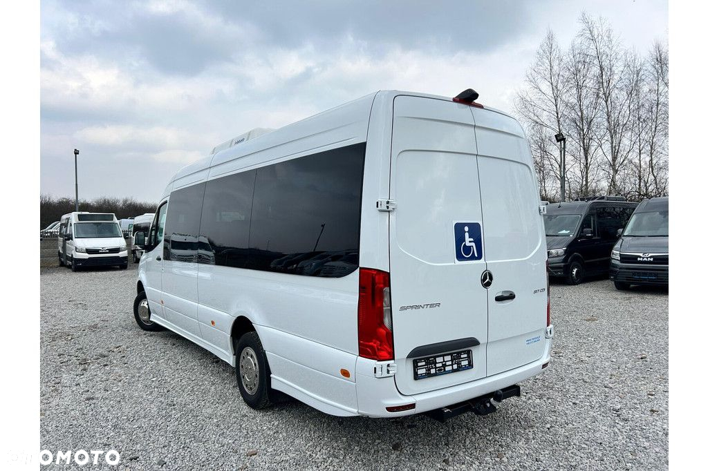 Mercedes-Benz Sprinter 517 - 8