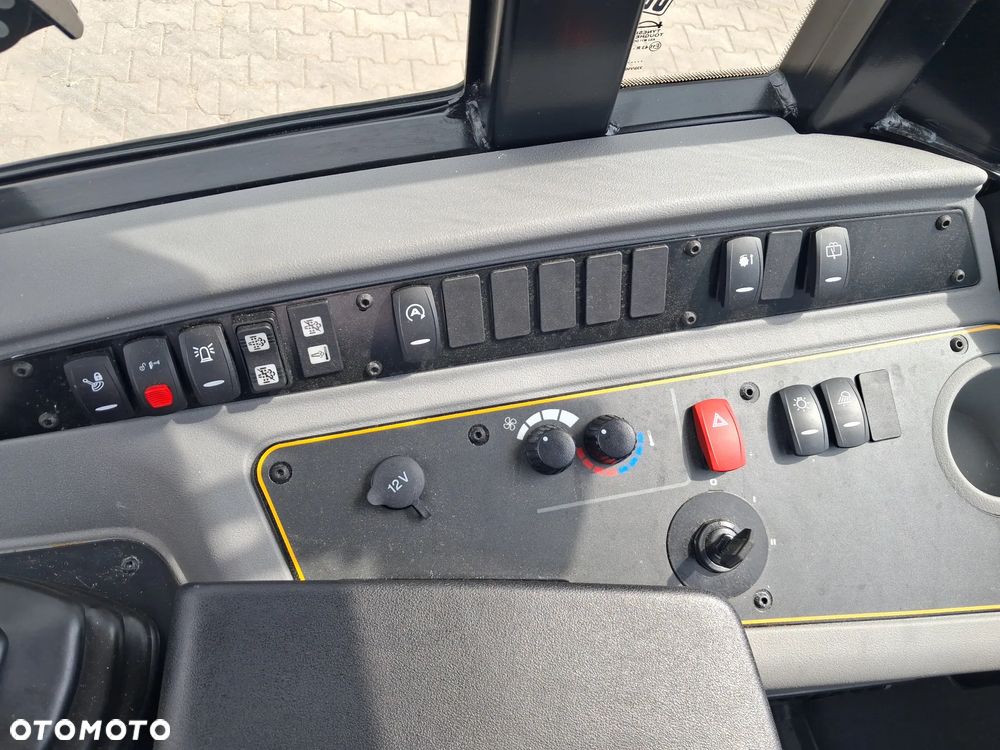 JCB 409 STAGE V - 11