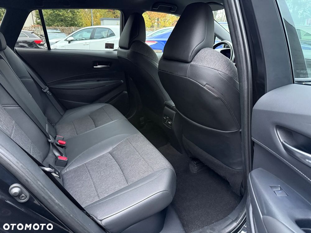 Toyota Corolla 1.8 Hybrid Executive - 17