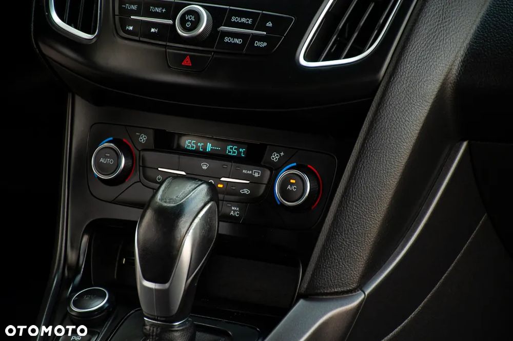 Ford Focus 1.5 EcoBlue Start-Stopp-System ST-LINE STYLE - 21