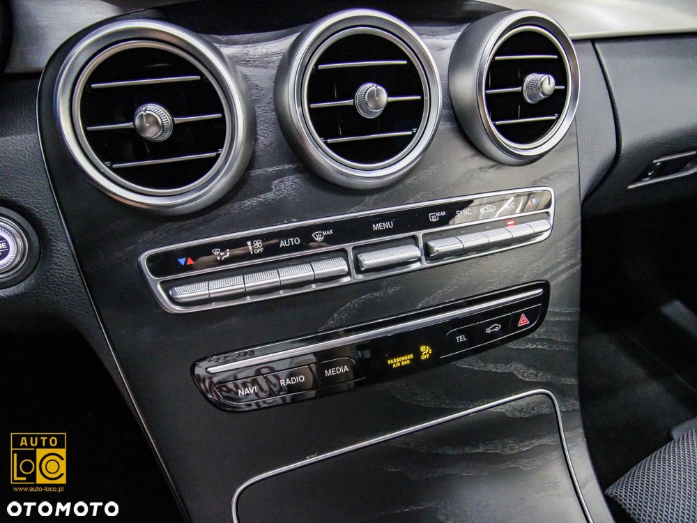 Mercedes-Benz Klasa C 220 d 4Matic 9G-TRONIC Avantgarde - 27