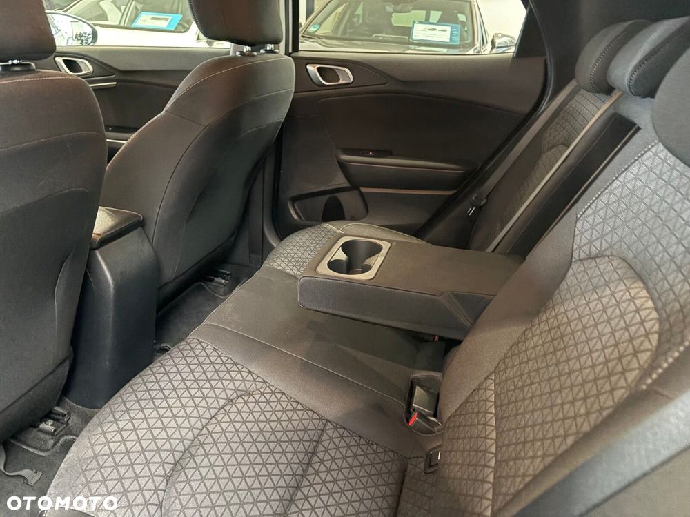Kia XCeed - 14