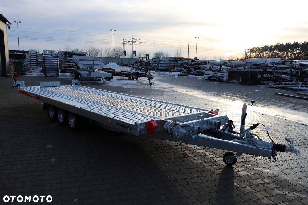 TEMARED /MARTZ CARKEEPER 5820/3 3,5T 580x207cm, Uchylna hydraulicznie , Wypełnienie sklejka+blachy alu, 3 osie, DMC 3500kg ,koła 10 - 7