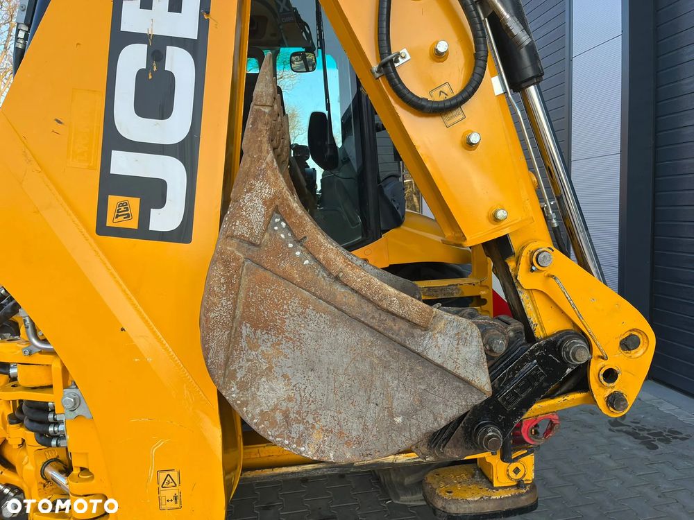 JCB 3CX SITEMASTER PRO Contracor 110kM - 15