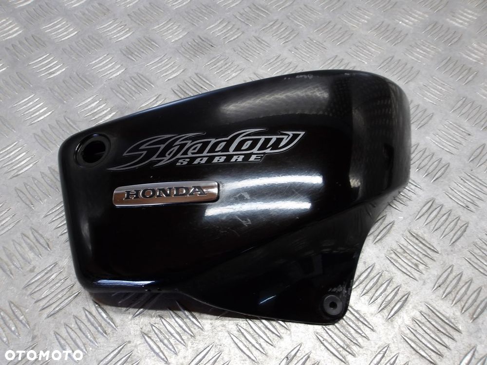 Boczek osłona bocznka prawa HONDA VT 1100 C2 SHADOW SABRE 00-07r   PN. 83510-MCK-A60 - 4