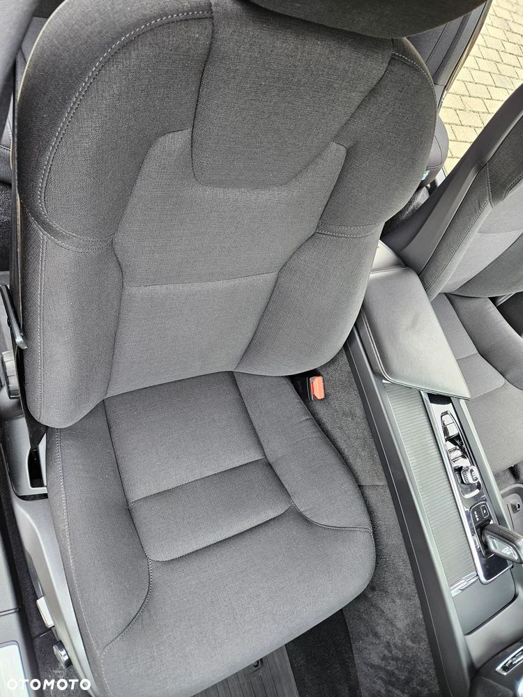 Volvo V60 D4 Momentum Pro - 30