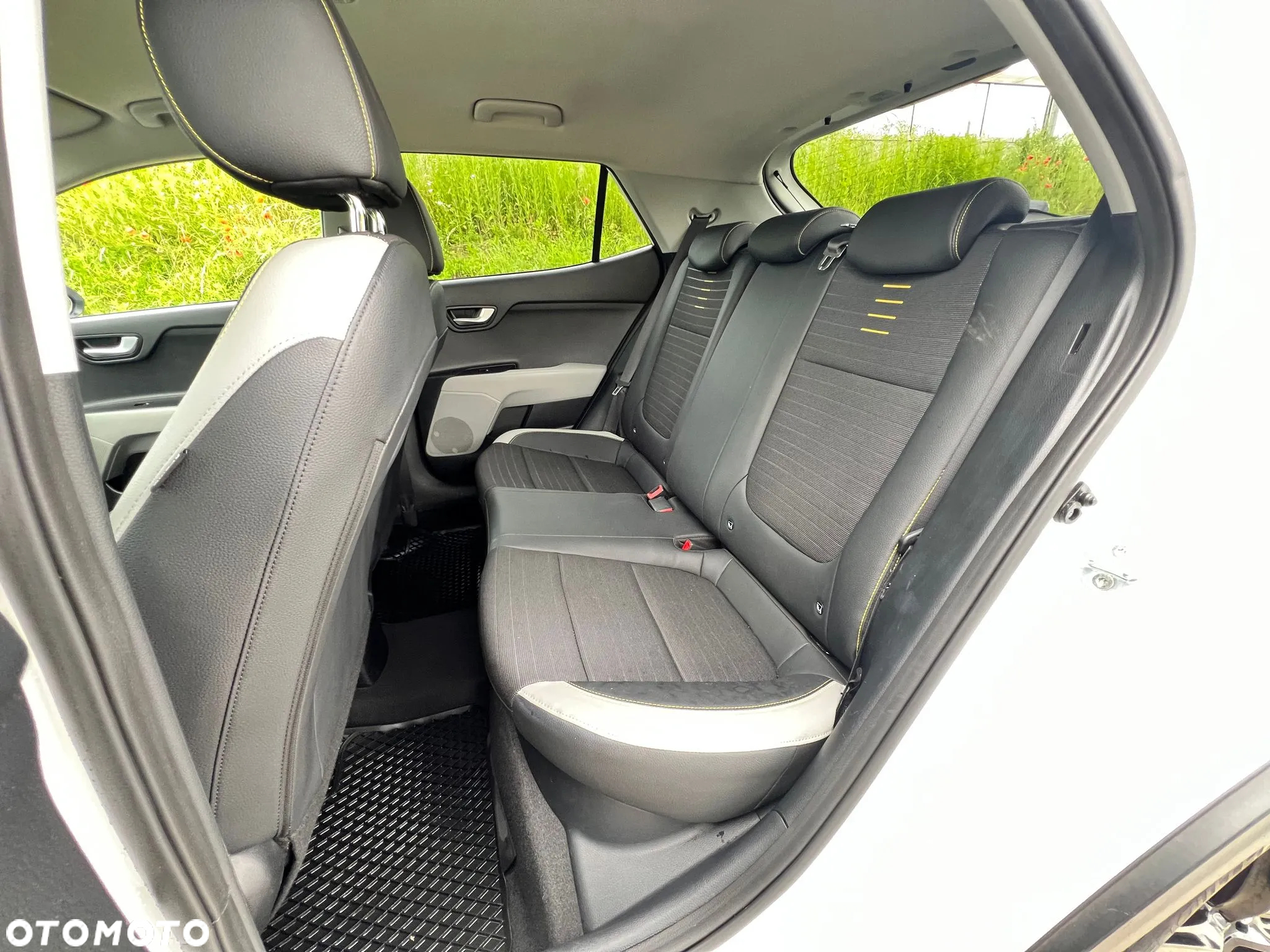 Kia Stonic 1.0 T-GDI 120 Spirit - 27