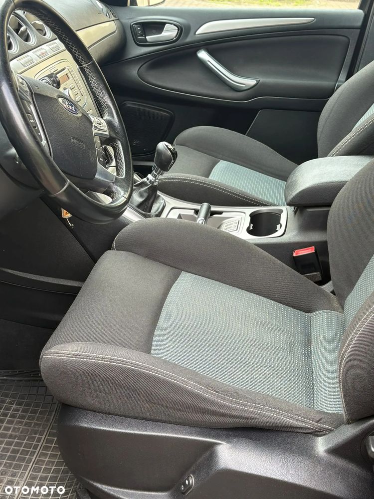 Ford S-Max - 9