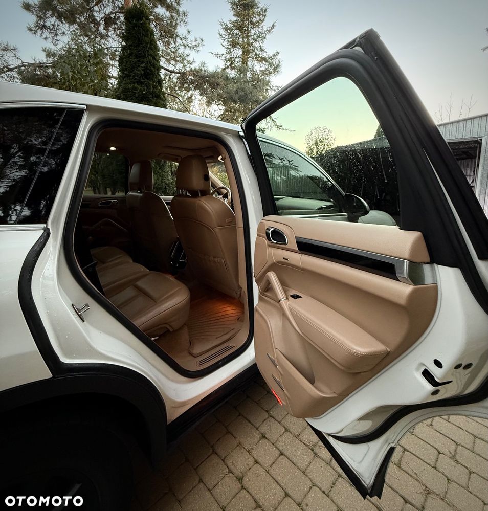 Porsche Cayenne - 16
