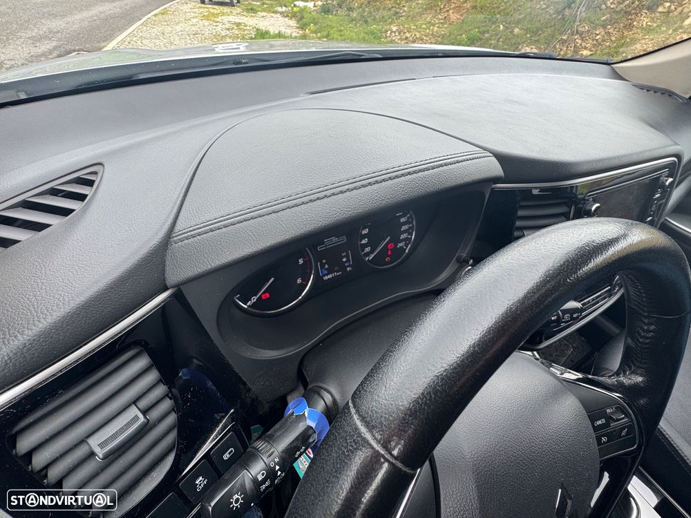 Mitsubishi Outlander 2.2 DI-D Instyle Navi - 15