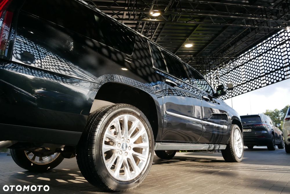 Cadillac Escalade 6.2 V8 ESV Platinum - 35