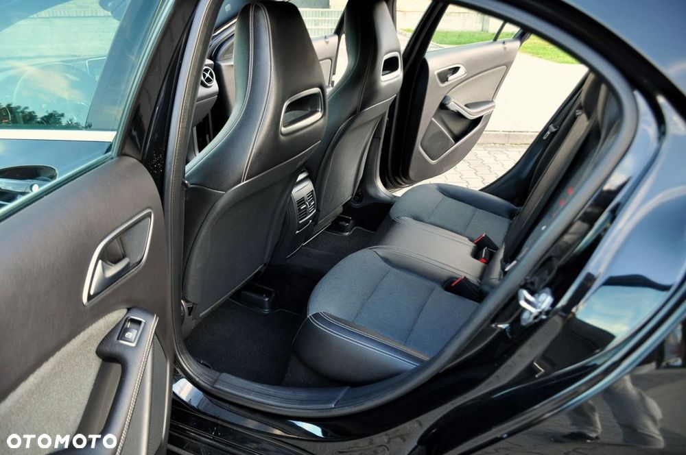 Mercedes-Benz Klasa A 180 CDI AMG Line - 21