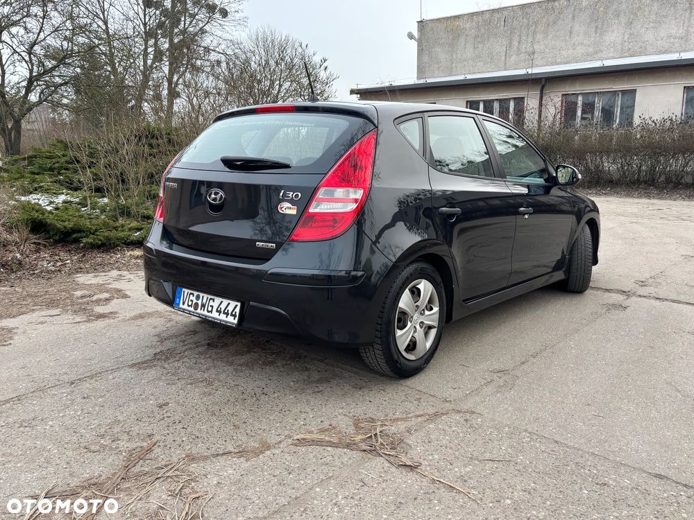 Hyundai i30 i30cw 1.6 CRDi FIFA WM Edition - 29
