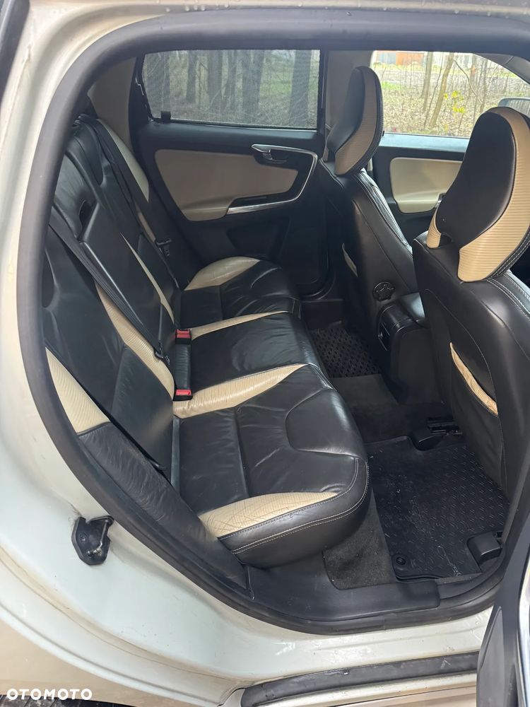 Volvo XC 60 D5 AWD RDesign - 11