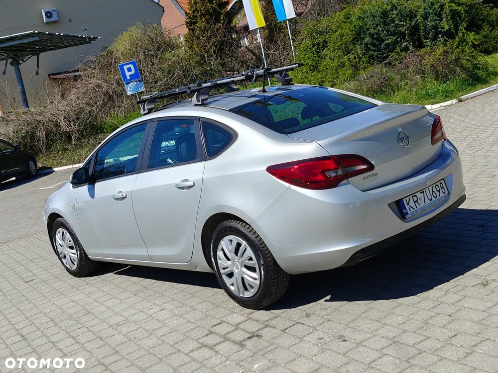 Opel Astra 1.6 ecoFLEX Start/Stop - 11