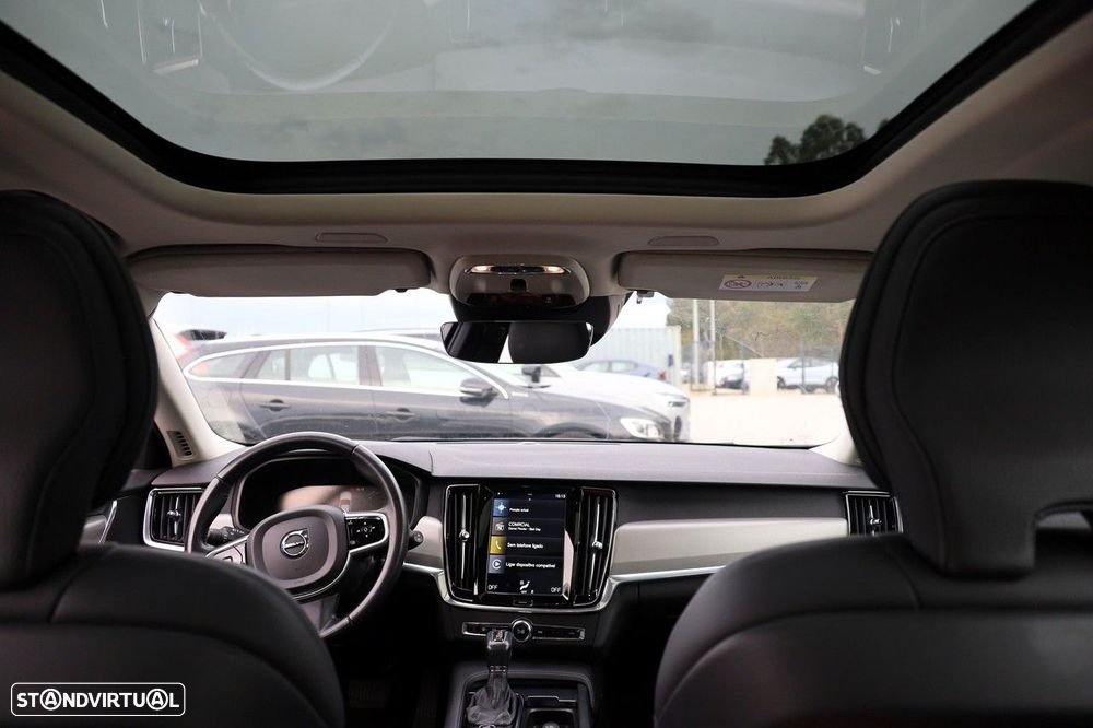 Volvo V90 2.0 D4 Momentum Plus Geartronic - 23