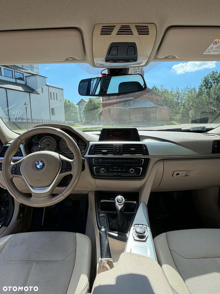 BMW Seria 3 320d Efficient Dynamics - 19