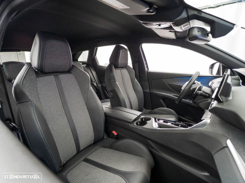 Peugeot 3008 1.2 PureTech Allure Pack EAT8 - 37