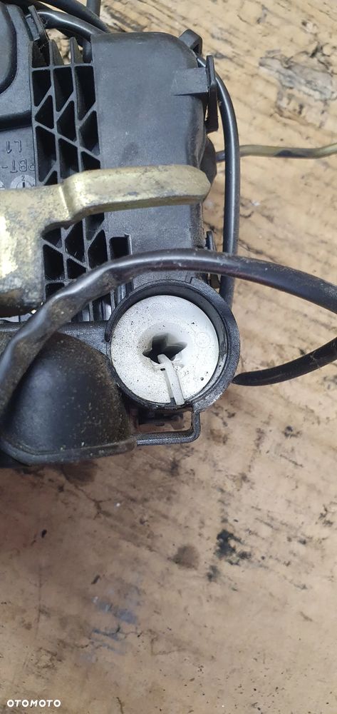 Zamek drzwi lewy przód przedni lewy Mercedes E-Klasa W211 2117200335 - 6