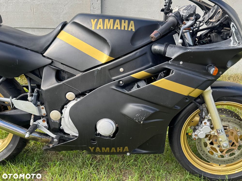 Yamaha FZR - 5