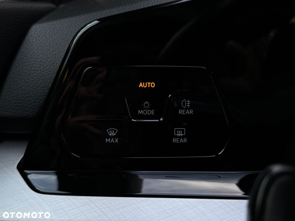 Volkswagen Golf VIII 1.5 TSI EVO Life - 22