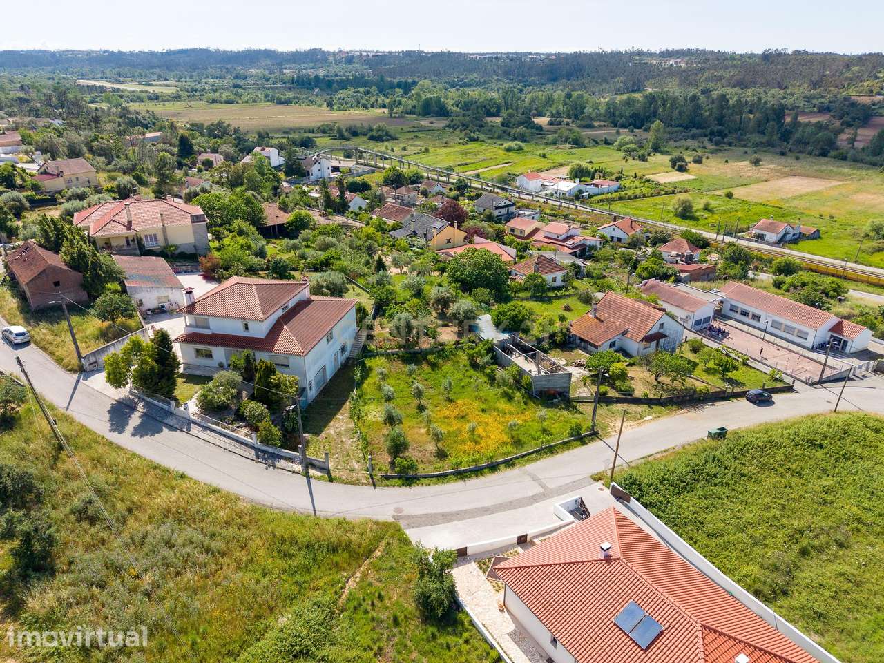 Excelente Terreno com Projecto Habitacional em Desenvolvimento - Grande imagem: 3/17