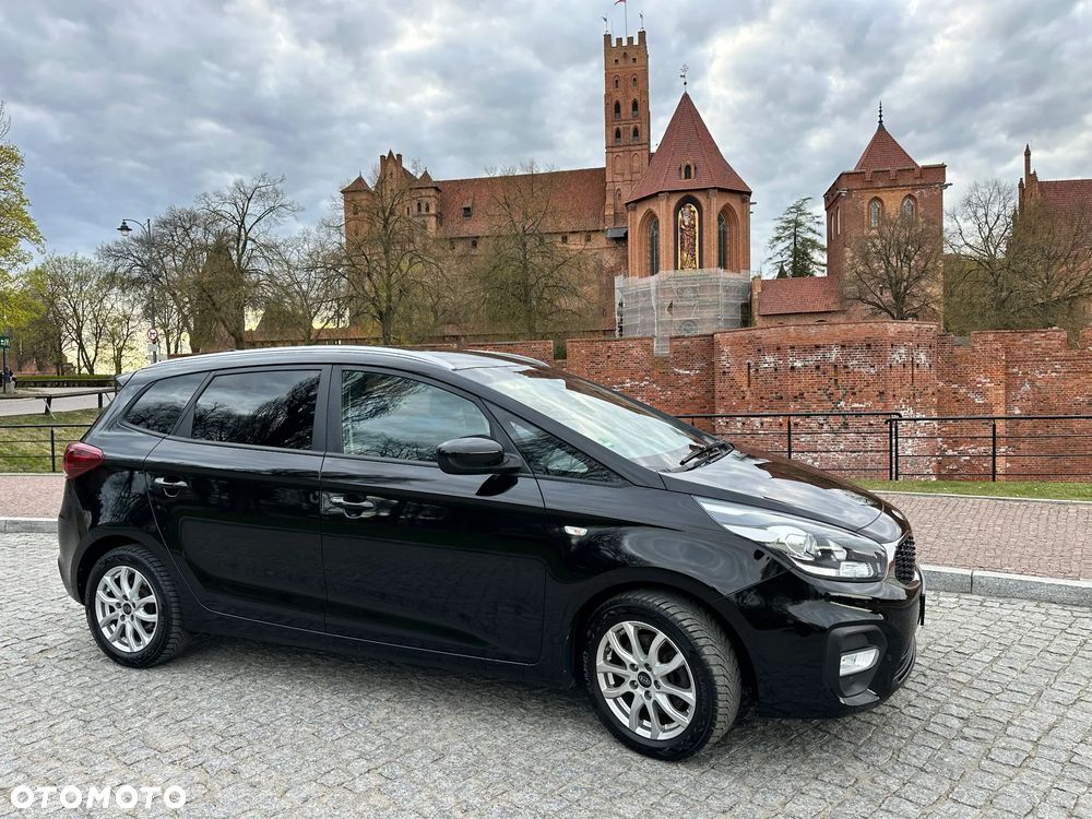 Kia Carens 1.6 GDI Dream-Team Edition - 1