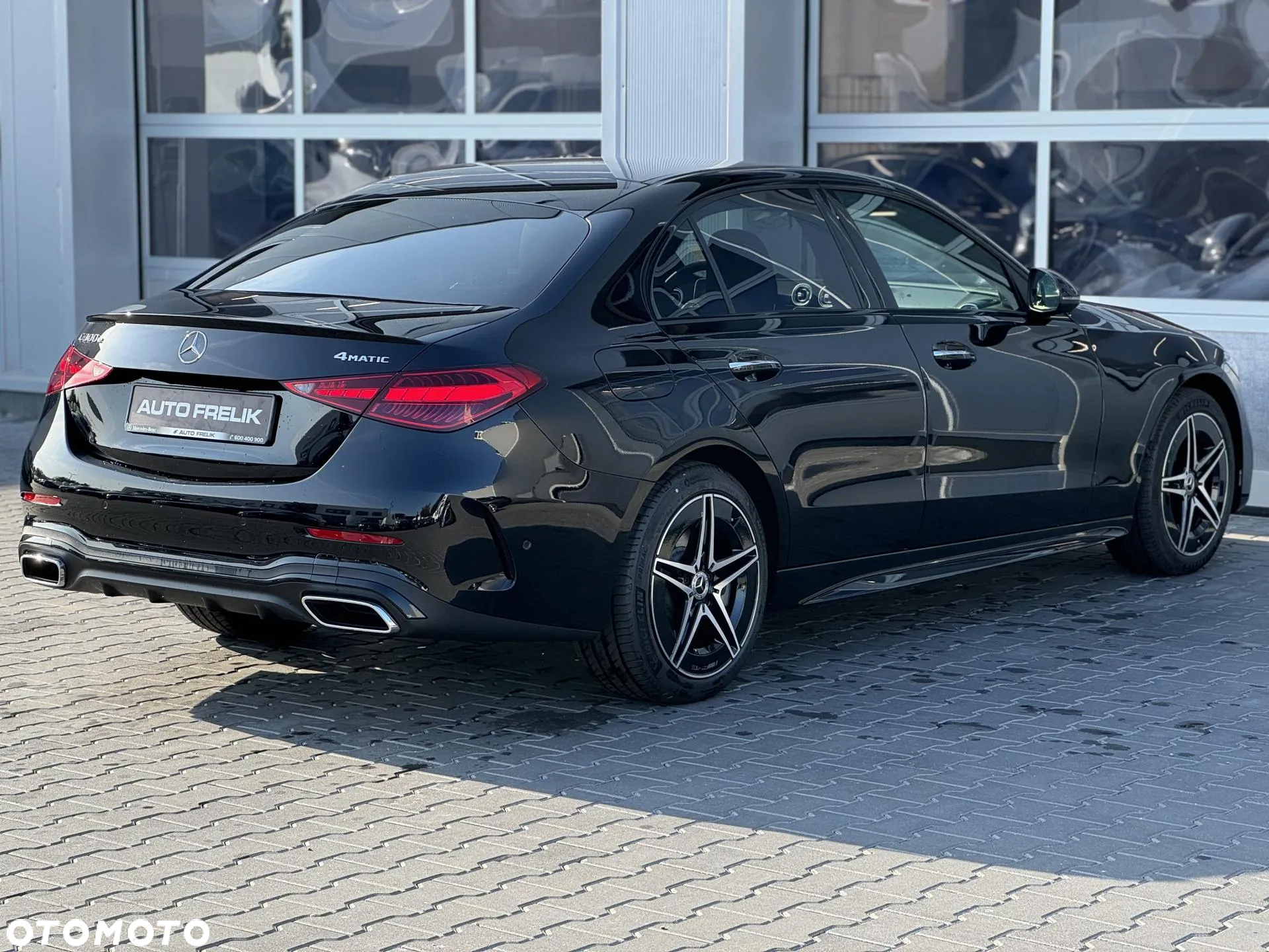 Mercedes-Benz Klasa C 300 e AMG - 9