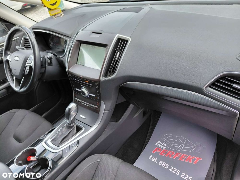 Ford S-Max - 17