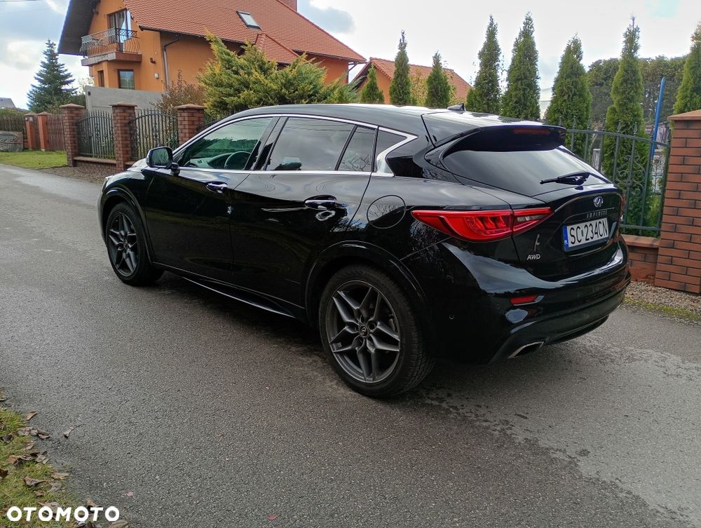 Infiniti Q30 - 3
