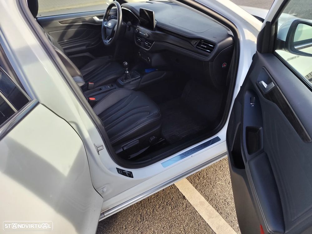 Ford Focus 1.0 EcoBoost MHEV Vignale - 23