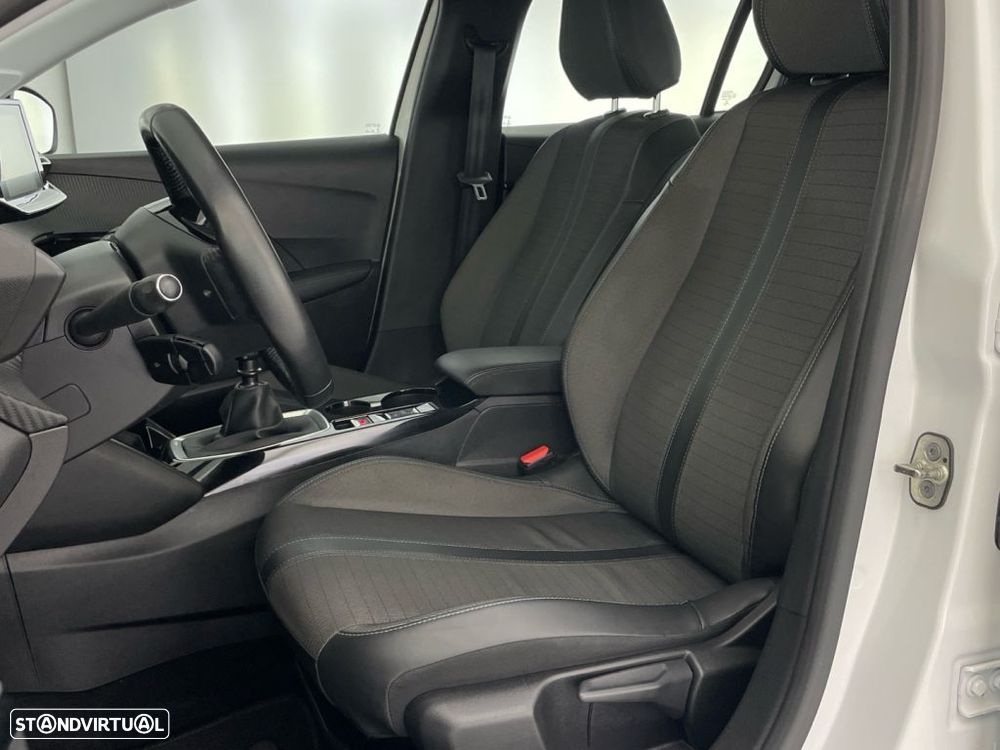 Peugeot 208 1.2 PureTech Allure - 18