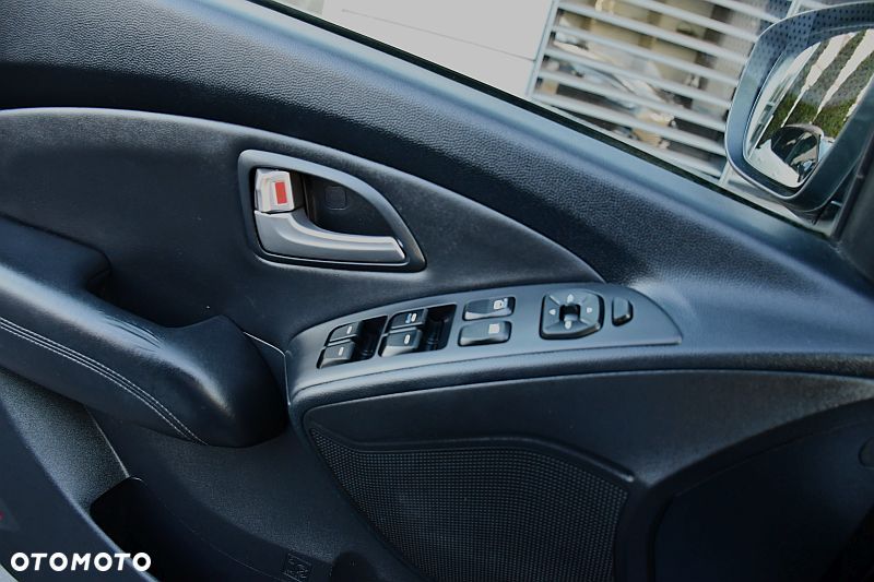 Hyundai ix35 2.0 Premium 2WD - 19
