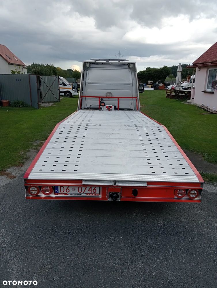 Mercedes-Benz Sprinter 907 - 8