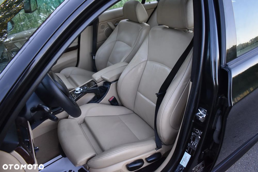 BMW Seria 3 320d - 21