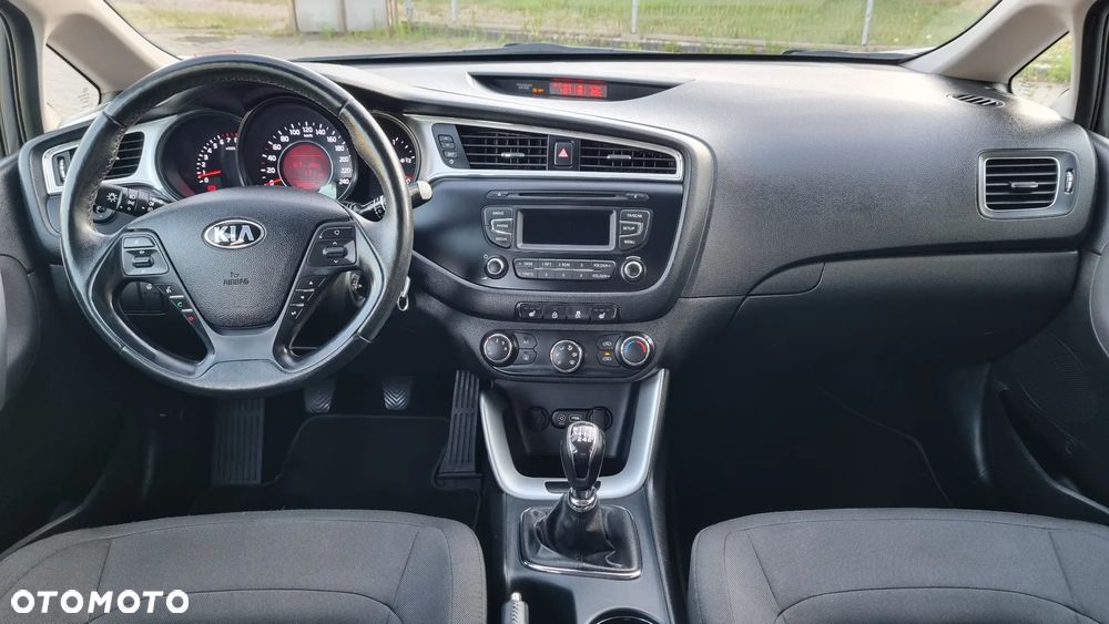 Kia Ceed 1.4 CVVT Vision - 14