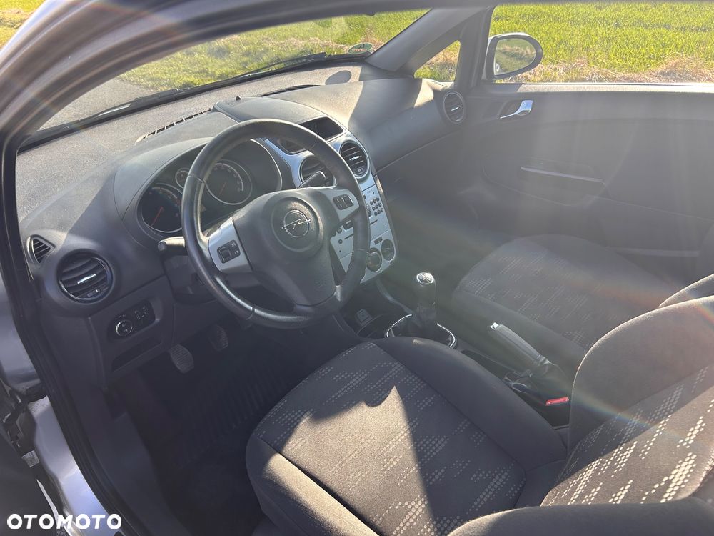 Opel Corsa 1.4 16V Satellite - 14