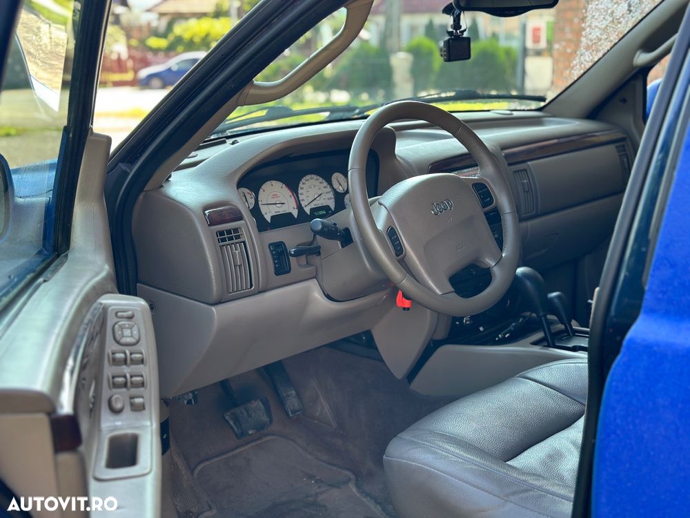 Jeep Grand Cherokee - 13
