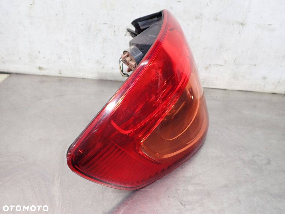 LAMPA LEWA TYLNA SUZUKI SX4 1.6 - 3