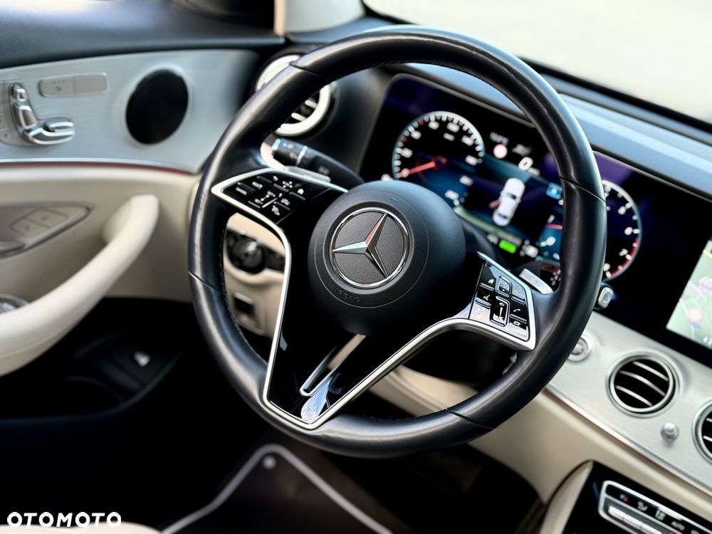 Mercedes-Benz Klasa E 300 9G-TRONIC - 28