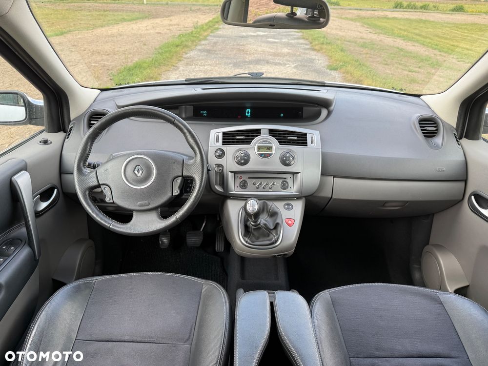 Renault Grand Scenic Gr 1.9 dCi Infinity - 5