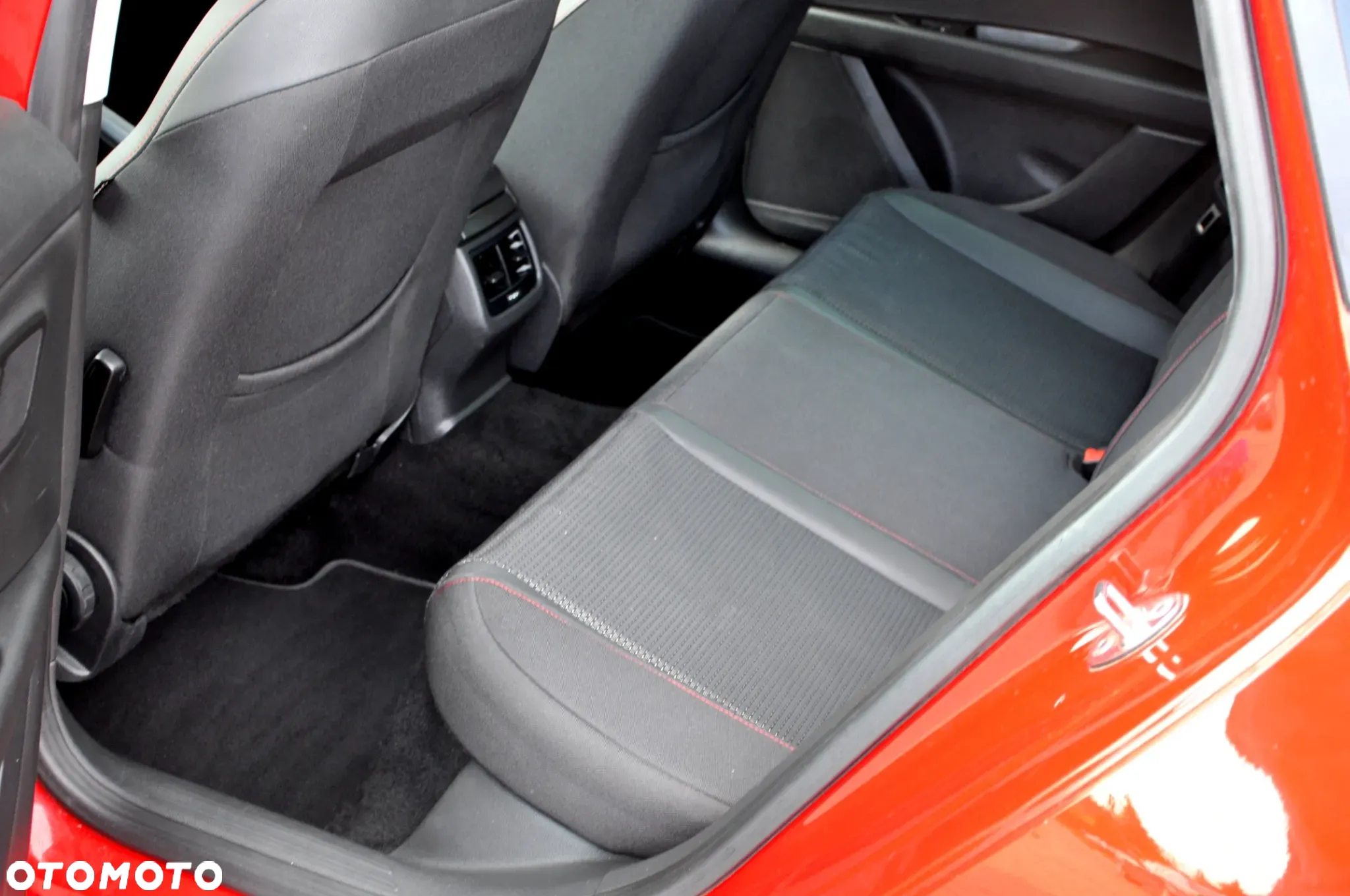 Seat Leon 2.0 TDI DPF DSG FR Black Matt Edition - 26