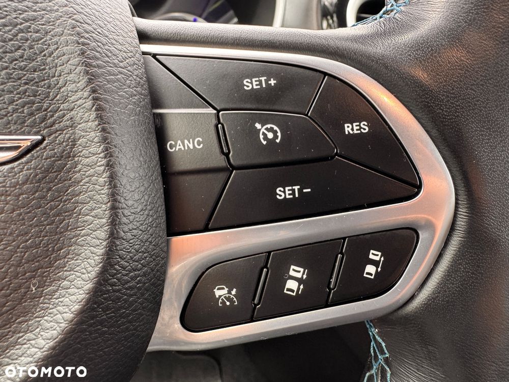 Chrysler Pacifica - 22