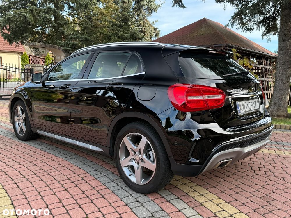 Mercedes-Benz GLA 200 AMG Line - 10